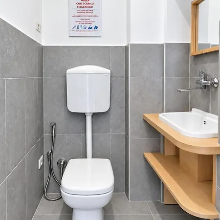 Easystay Apartment *